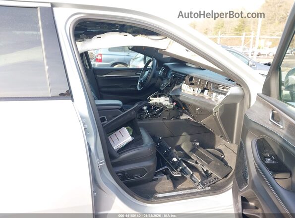 1C4RJKDG2N8511192 2022 JEEP GRAND CHEROKEE L Silver Front interior view