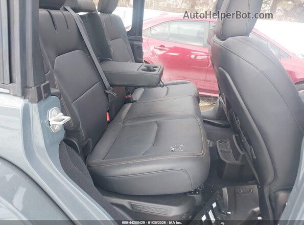 1C4RJXP6XRW203754 2024 JEEP WRANGLER Gray Vista de la etiqueta del VIN