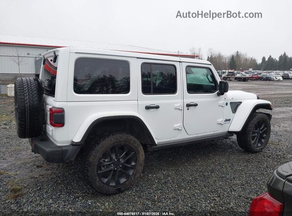 1C4RJXP6XSW611449 2025 JEEP WRANGLER White Widok wnętrza z tyłu