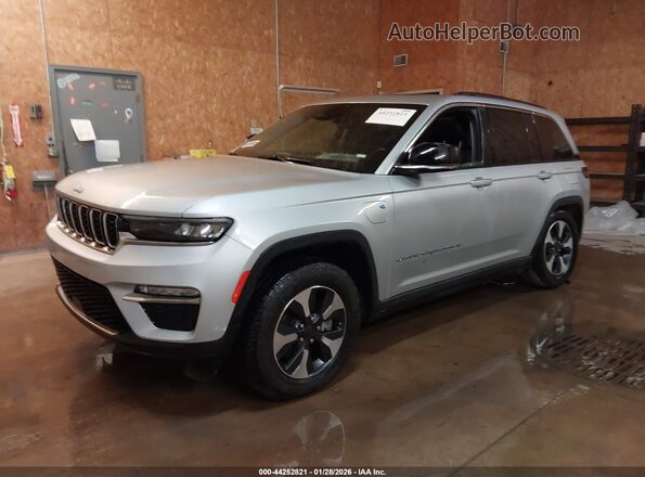1C4RJYB63RC720456 2024 JEEP GRAND CHEROKEE 4XE Silver Передня ліва чверть