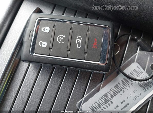 1C4SJSBP9SS530650 2025 JEEP WAGONEER L Черный Вид панели приборов