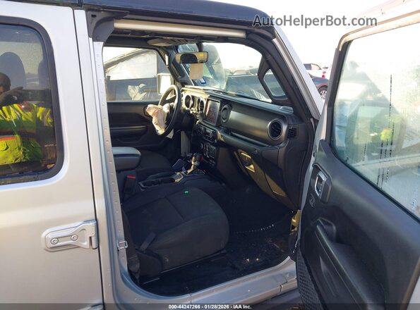 1C6HJTAG9PL517469 2023 JEEP GLADIATOR Серебряный Вид салона спереди