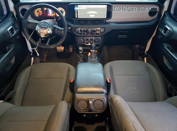 1C6PJTAG8SL508105 2025 JEEP GLADIATOR White Dashboard view