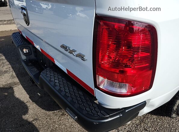 1C6RR7FG2PS524220 2023 RAM 1500 CLASSIC  Դիմացի տեսք