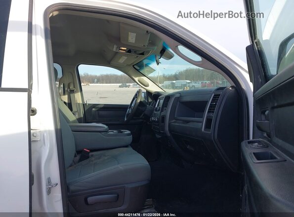1C6RR7FT8JS309669 2018 RAM 1500 White Vista interior delantera