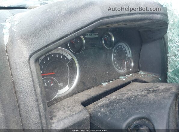 1C6RR7GT8MS577530 2021 RAM 1500 CLASSIC Черный Вид задних сидений