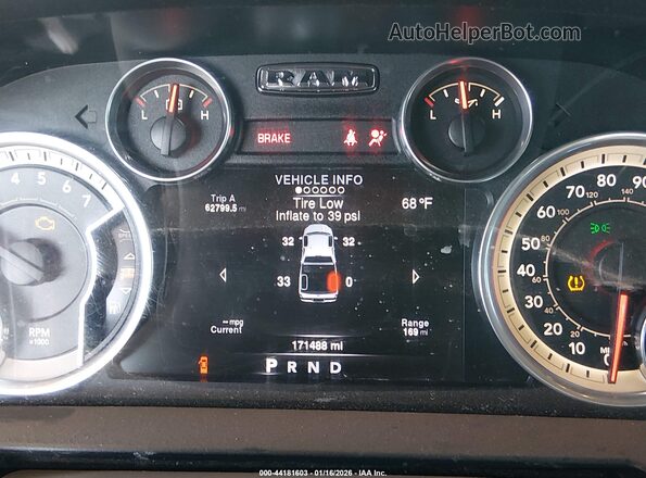 1C6RR7MT5GS138939 2016 RAM 1500 White Widok tylnych siedzeń
