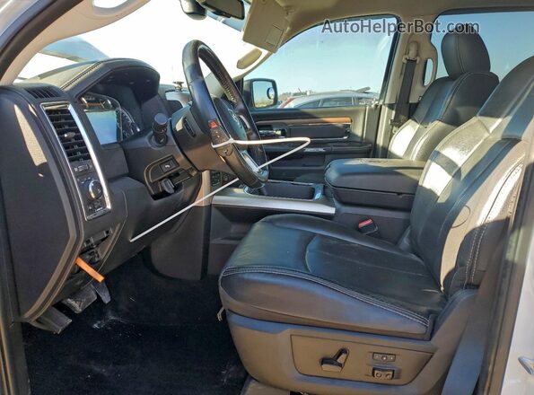 1C6RR7NM5JS254706 2018 DODGE RAM White Widok wnętrza z przodu