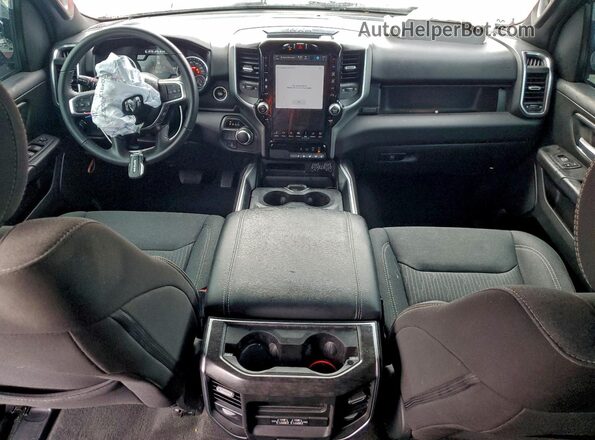 1C6RREFT3RN195031 2024 RAM 1500 Красный Вид панели приборов