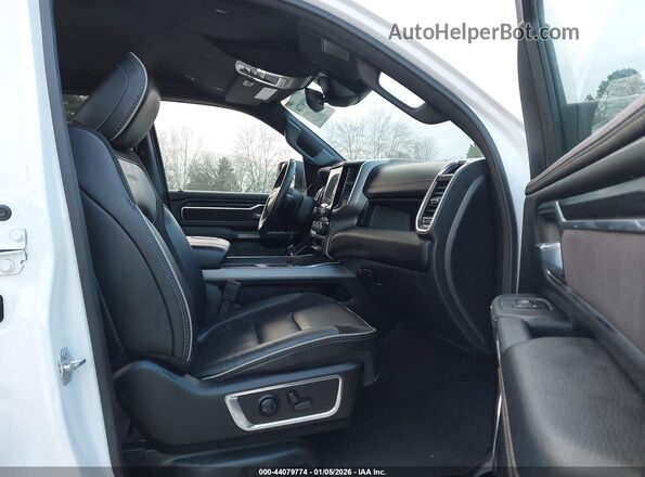 1C6RREJT5RN219434 2024 RAM 1500 White Vista interior delantera
