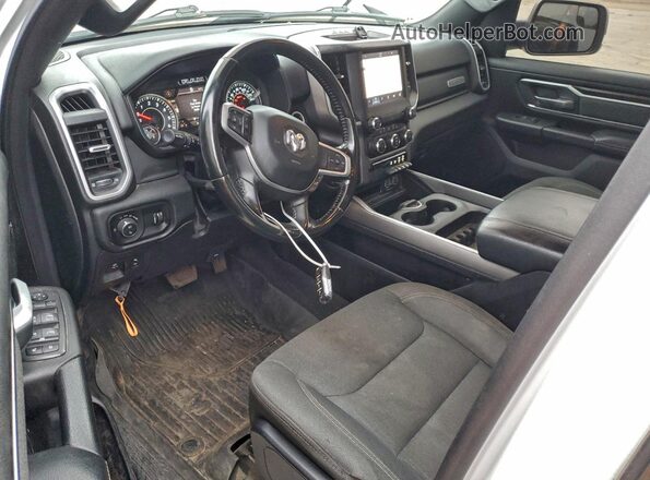 1C6RRFBG3NN240171 2022 RAM 1500 Белый Вид панели приборов