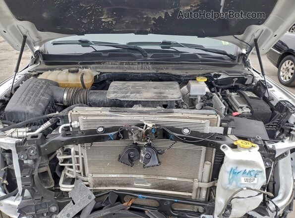 1C6RRFBG3NN240171 2022 RAM 1500 Белый Вид задней части салона