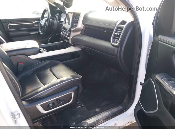 1C6SRFDT4LN280820 2020 RAM 1500 White Widok wnętrza z przodu