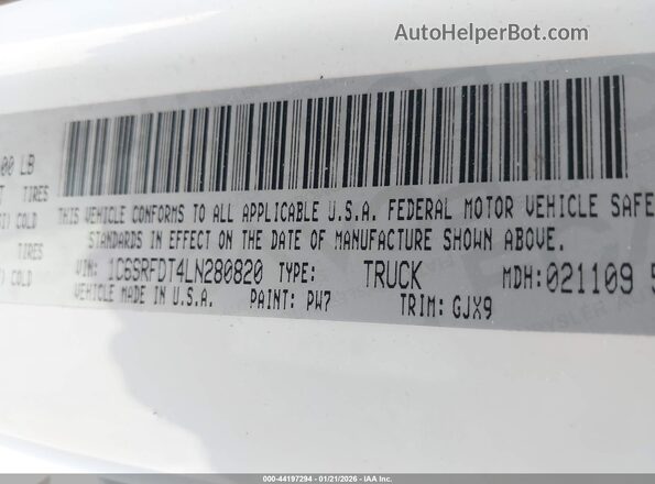 1C6SRFDT4LN280820 2020 RAM 1500 White Widok komory silnika
