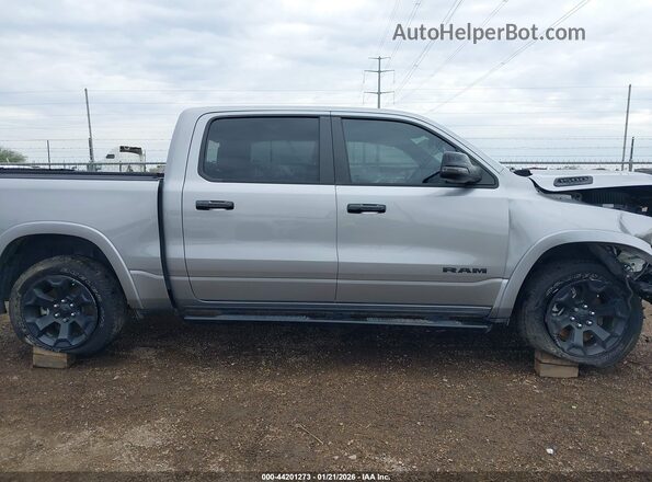 1C6SRFFP5SN654723 2025 RAM 1500 Silver უკანა სალონის ხედი