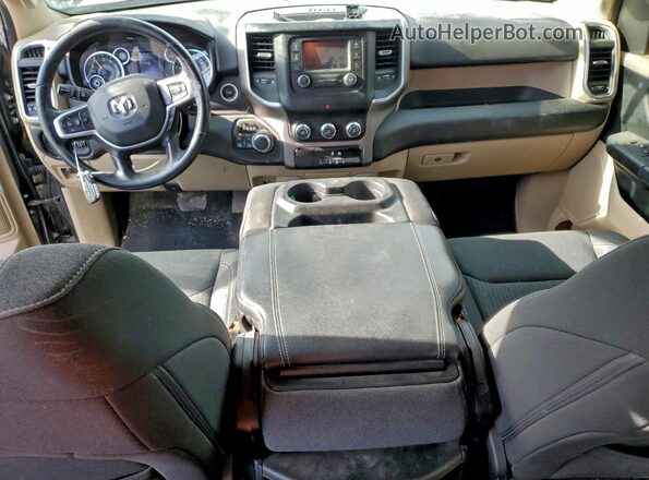 1C6SRFFT8KN649559 2019 RAM 1500 Серый Вид панели приборов