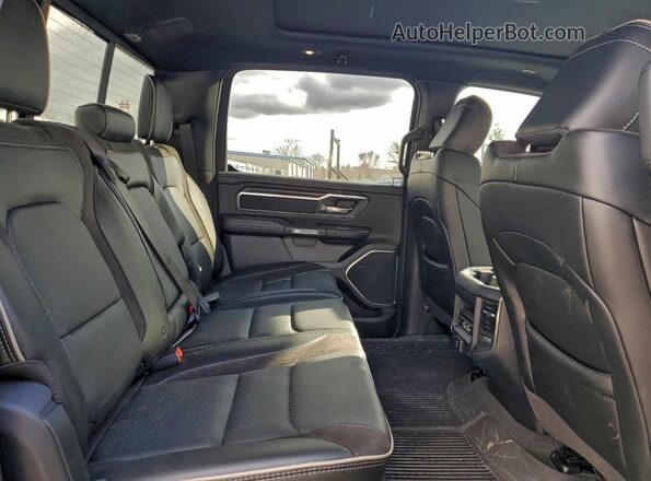 1C6SRFJT7RN230717 2024 RAM 1500 Gray Widok tylnych siedzeń