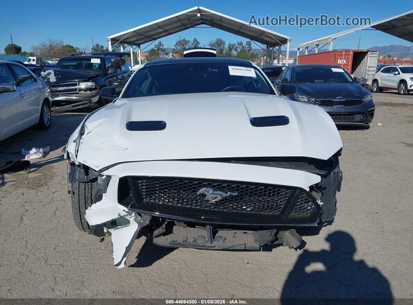 1FA6P8CF7N5106496 2022 FORD MUSTANG White Вид задньої частини салону