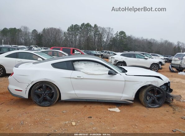 1FA6P8TH4N5147492 2022 FORD MUSTANG White Вид задньої частини салону