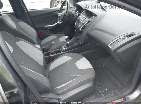1FADP3L93HL335715 2017 FORD FOCUS ST Gray Front interior view