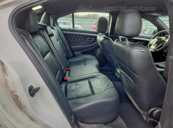 1FAHP2H82KG110567 2019 FORD TAURUS White Vista de los asientos traseros