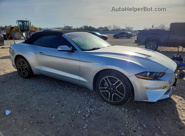 1FATP8UH2J5155540 2018 FORD MUSTANG Серебряный Вид спереди