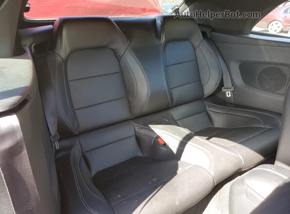 1FATP8UH2N5142339 2022 FORD MUSTANG Red Rear seats view