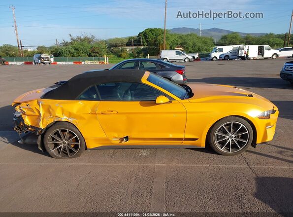 1FATP8UH4N5144514 2022 FORD MUSTANG Yellow Widok wnętrza z tyłu