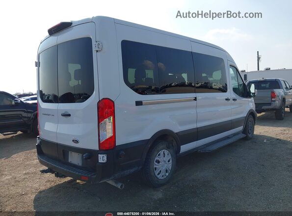1FBAX2C82NKA32378 2022 FORD PASSENGER White Tył prawy