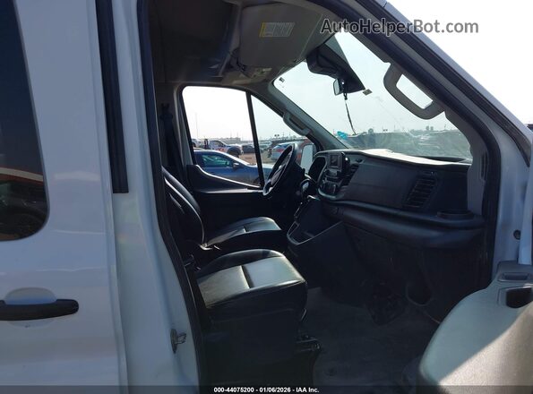 1FBAX2C82NKA32378 2022 FORD PASSENGER White Widok wnętrza z przodu