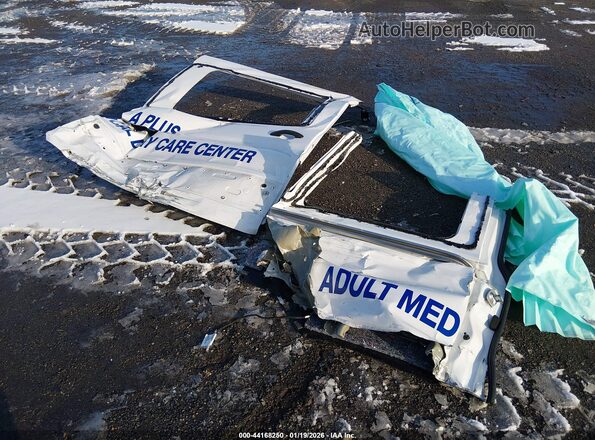 1FBAX2C84RKA02630 2024 FORD PASSENGER White Հետևի նստատեղերի տեսք