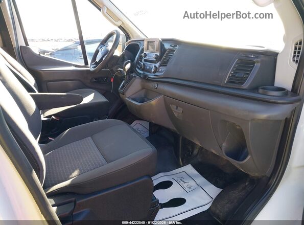 1FBAX2CG3LKA08983 2020 FORD PASSENGER Белый Вид салона спереди