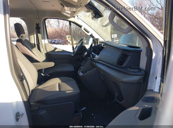 1FBAX2Y80RKA80878 2024 FORD PASSENGER White Widok wnętrza z przodu