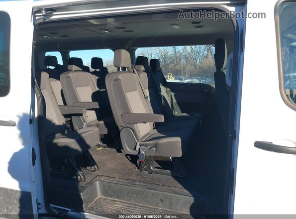 1FBAX2Y80RKA80878 2024 FORD PASSENGER White Widok naklejki z numerem VIN