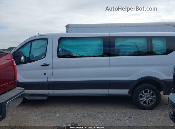 1FBAX2Y81RKB45396 2024 FORD PASSENGER White Սալոնի 360 աստիճան տեսք