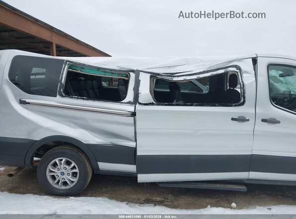 1FBAX2Y83MKA15466 2021 FORD PASSENGER White Widok z przodu