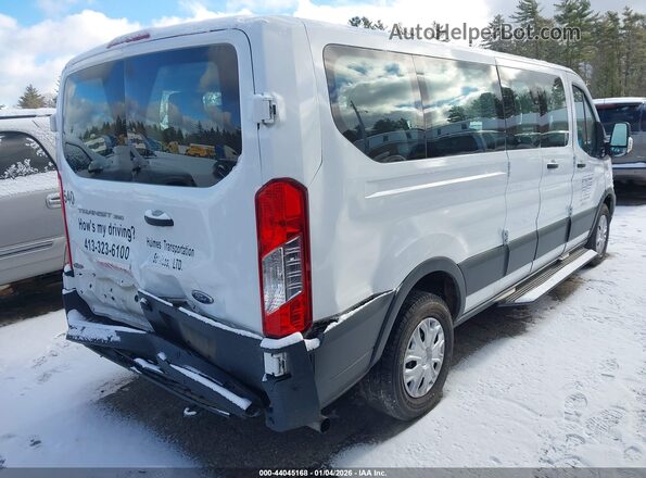 1FBAX2Y83NKA59159 2022 FORD PASSENGER White Trasero derecho