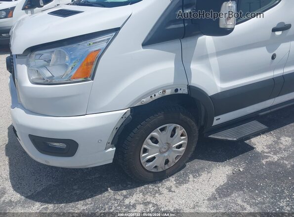 1FBAX2Y84NKA04462 2022 FORD PASSENGER White 