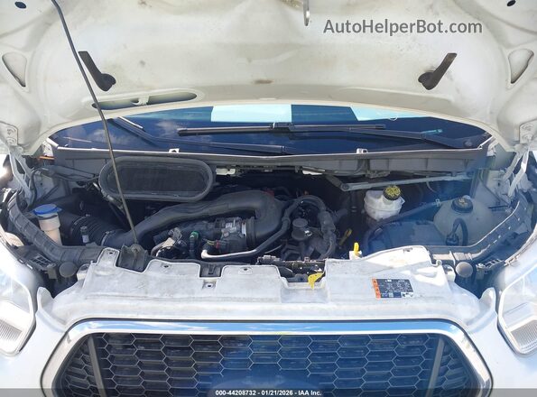 1FBAX2Y84NKA04462 2022 FORD PASSENGER White Հետևի տեսք