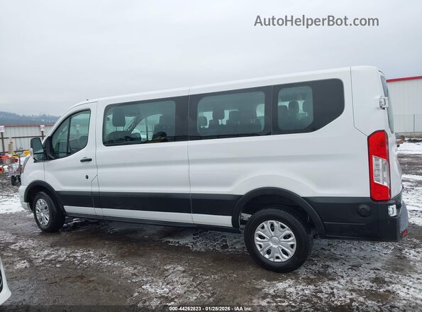 1FBAX2Y85RKA74025 2024 FORD PASSENGER White Սալոնի 360 աստիճան տեսք