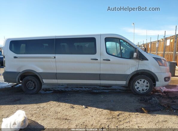 1FBAX2YG0PKA91206 2023 FORD PASSENGER White სალონის 360-გრადუსიანი ხედი