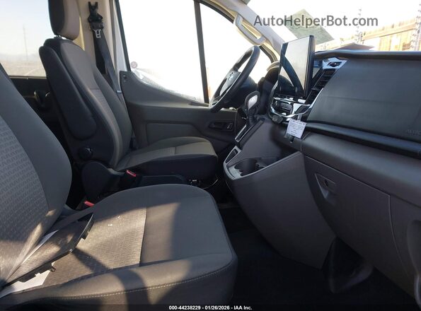 1FBAX2YG0PKA91206 2023 FORD PASSENGER White წინა სალონის ხედი