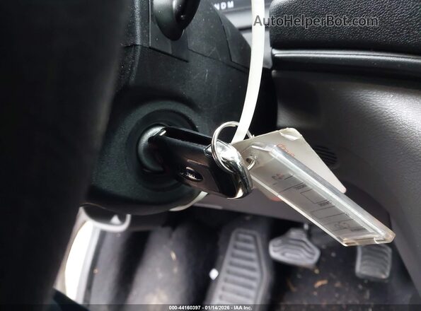 1FBAX2YG8RKA28387 2024 FORD PASSENGER White Առջևի վահանակի տեսք