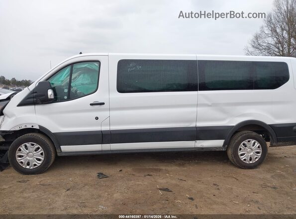 1FBAX2YG8RKA28387 2024 FORD PASSENGER White Սալոնի 360 աստիճան տեսք