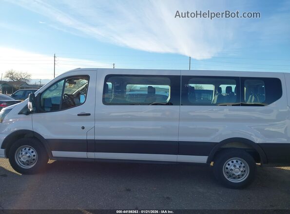 1FBAX9Y81TKA16560 2026 FORD PASSENGER White Vista interior de 360 grados
