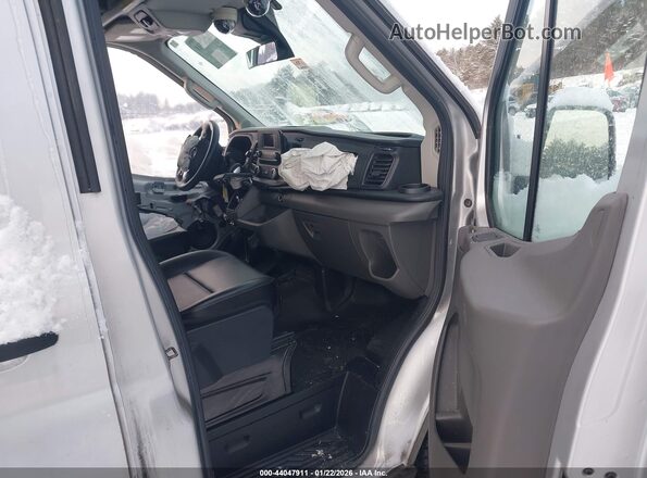 1FDZK1C84LKB25127 2020 FORD PASSENGER Белый Вид салона спереди