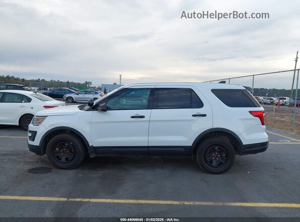 1FM5K8AR0JGC75948 2018 FORD POLICE INTERCEPTOR White Vista interior de 360 grados