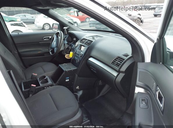 1FM5K8AR0JGC75948 2018 FORD POLICE INTERCEPTOR White Vista interior delantera