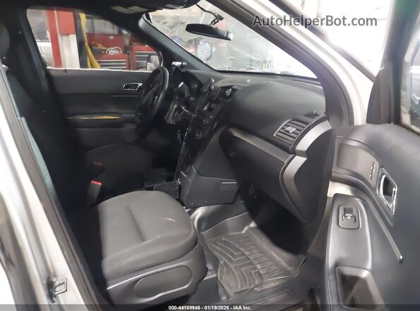 1FM5K8AR7GGA72001 2016 FORD UTILITY POLICE INTERCEPTOR Silver წინა სალონის ხედი