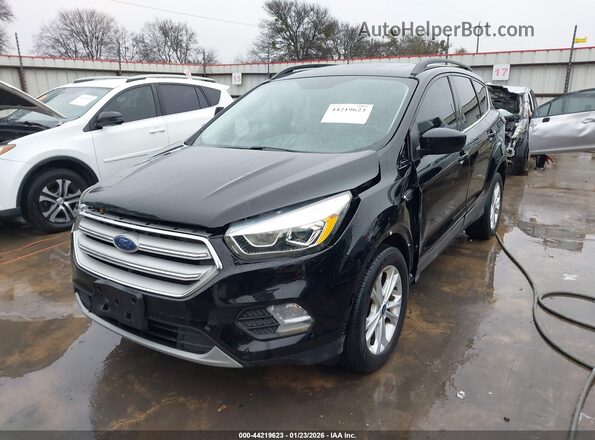 1FMCU0HD1JUD19860 2018 FORD ESCAPE Черный Передняя левая четверть